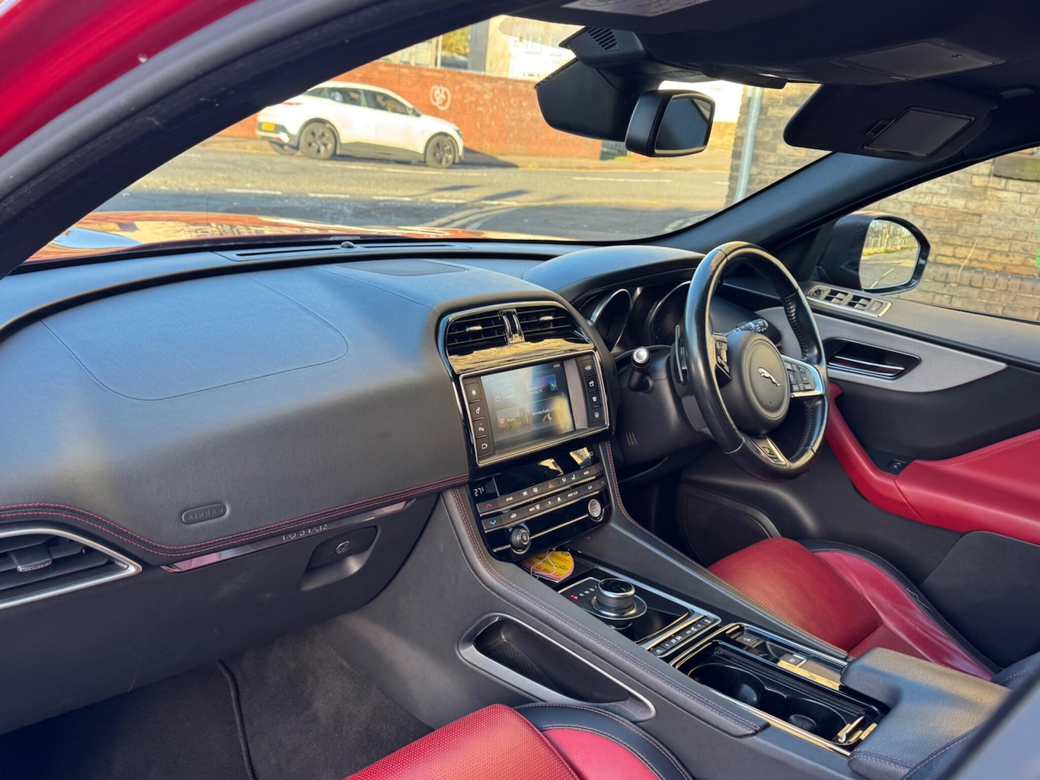 Used Jaguar F-Pace 2017 for sale - 76607707: Photo 18