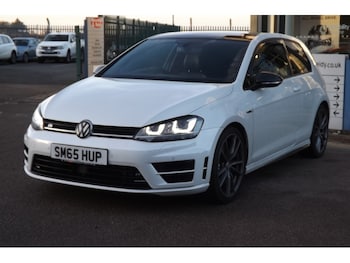 Used Volkswagen Golf 2015 for sale - 76766402: Photo