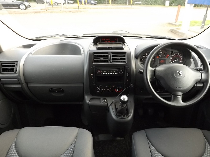 Used Peugeot Expert Tepee 2015 for sale - 76766412: Photo 12