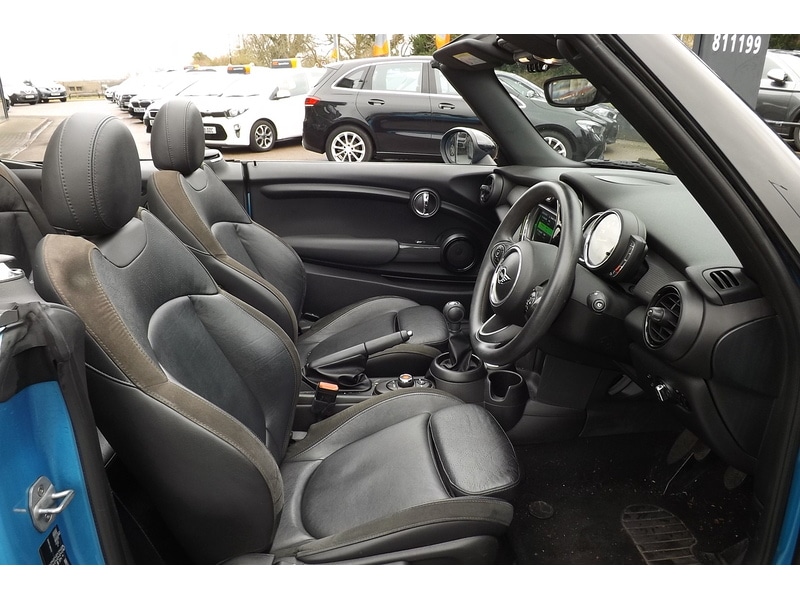 Used MINI Convertible 2018 for sale - 76766439: Photo 23
