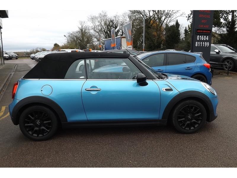 Used MINI Convertible 2018 for sale - 76766439: Photo 6