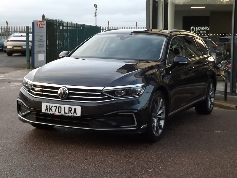 Used Volkswagen Passat 2020 for sale - 77303197: Photo 1
