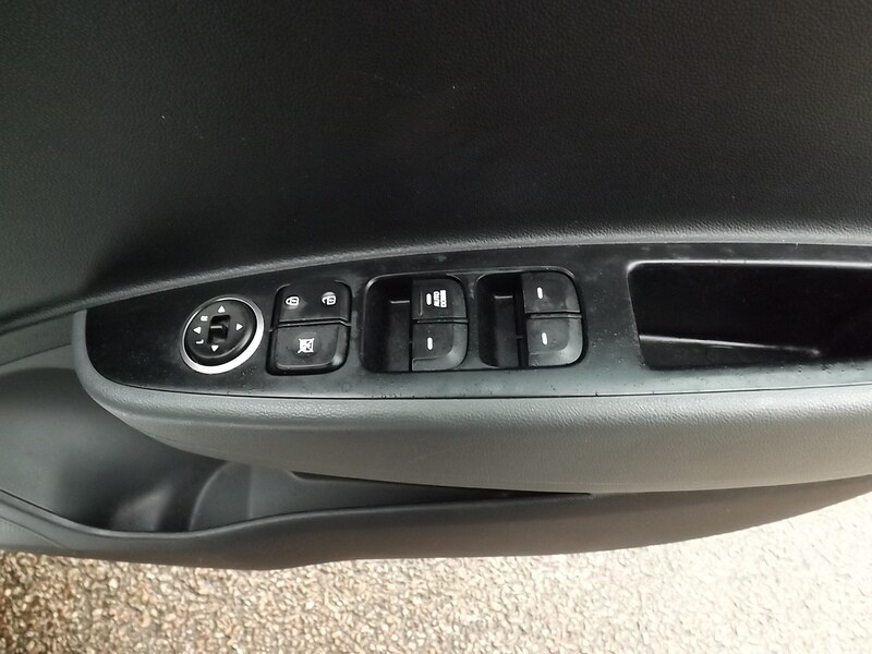 Used Hyundai i10 2019 for sale - 77370273: Photo 19