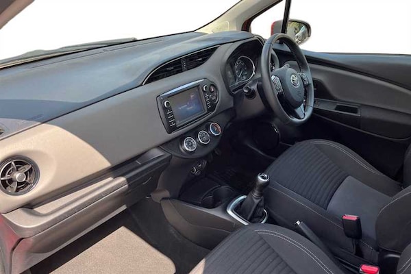 Used Toyota Yaris 2018 for sale - 75379055: Photo 2