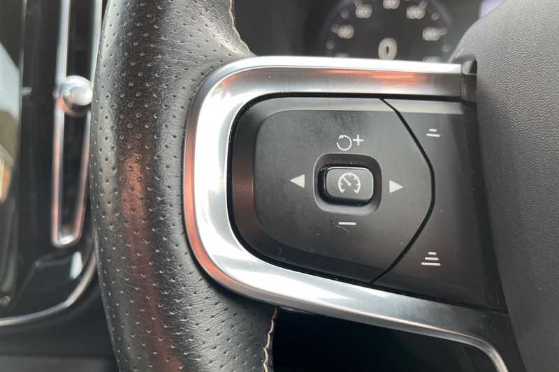 Used Volvo XC40 2020 for sale - 77885617: Photo 17