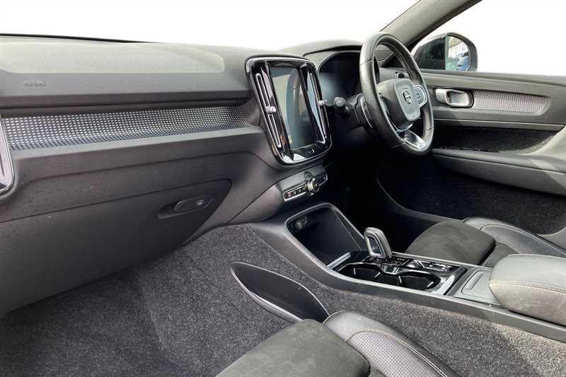 Used Volvo XC40 2020 for sale - 77885617: Photo 2