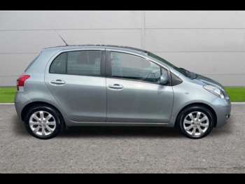 Used Toyota Yaris 2011 for sale - 74979789: Photo