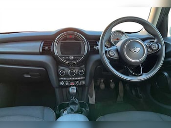 Used MINI Hatch 2020 for sale - 77010692: Photo