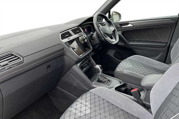 Used Volkswagen Tiguan 2023 for sale - 76176470: Photo 2