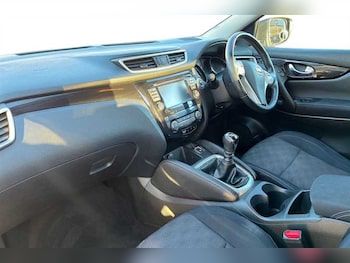 Used Nissan Qashqai 2015 for sale - 77660638: Photo