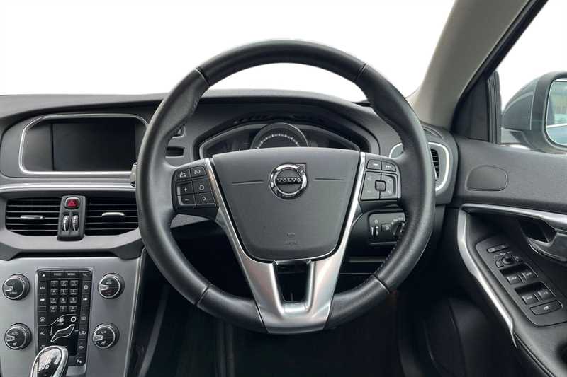 Used Volvo V40 2017 for sale - 76523705: Photo 13