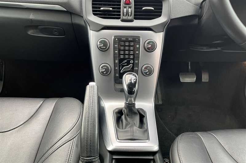 Used Volvo V40 2017 for sale - 76523705: Photo 16