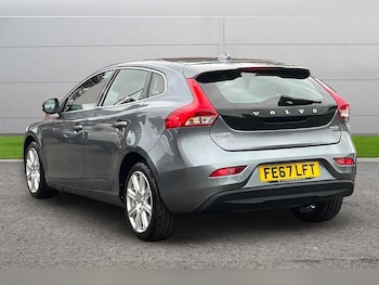 Used Volvo V40 2017 for sale - 76523705: Photo