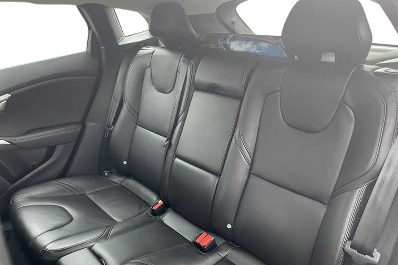 Used Volvo V40 2017 for sale - 76523705: Photo 8