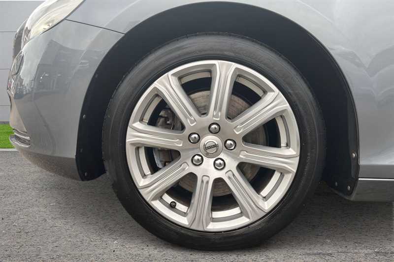 Used Volvo V40 2017 for sale - 76523705: Photo 9