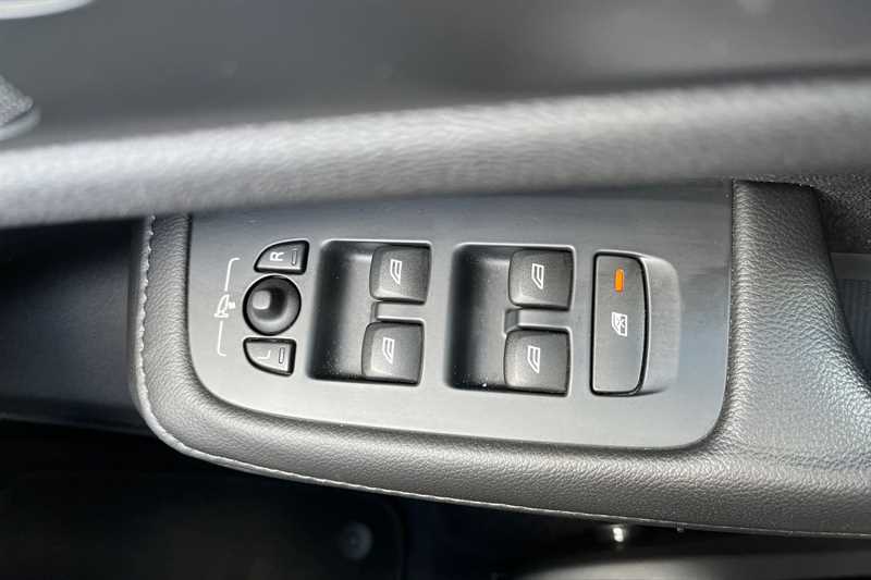 Used Volvo V60 2019 for sale - 77841854: Photo 18