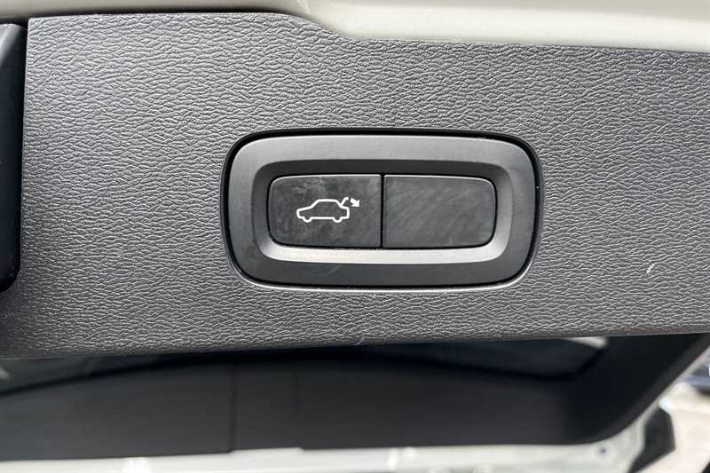 Used Volvo V60 2019 for sale - 77841854: Photo 27