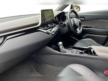 Used Toyota C-HR 2020 for sale - 76022046: Photo 2