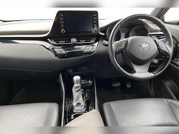 Used Toyota C-HR 2020 for sale - 76022046: Photo 4