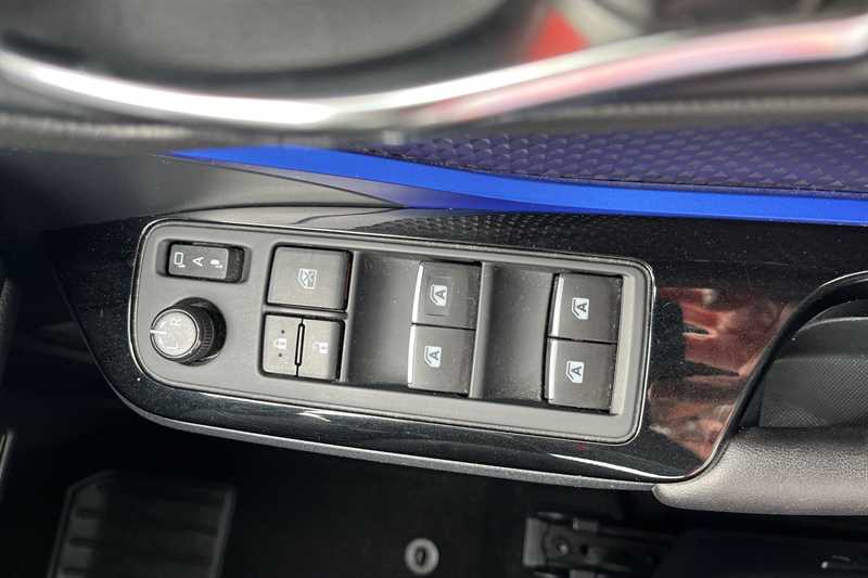 Used Toyota C-HR 2017 for sale - 76338997: Photo 17