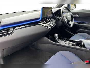 Used Toyota C-HR 2017 for sale - 76338997: Photo