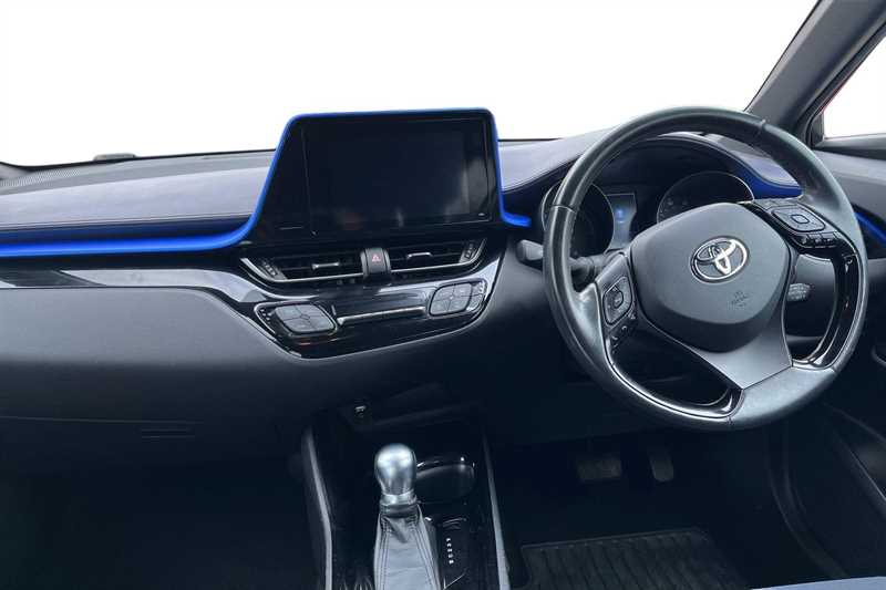Used Toyota C-HR 2017 for sale - 76338997: Photo 4
