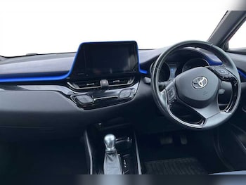 Used Toyota C-HR 2017 for sale - 76338997: Photo