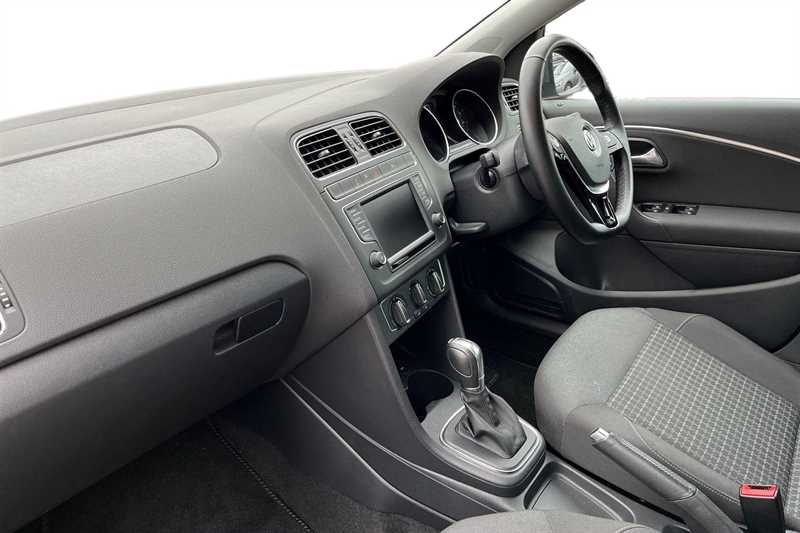 Used Volkswagen Polo 2018 for sale - 77786505: Photo 2