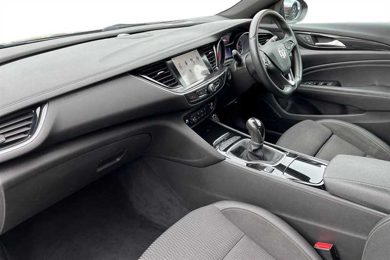 Used Vauxhall Insignia 2017 for sale - 78137134: Photo 2