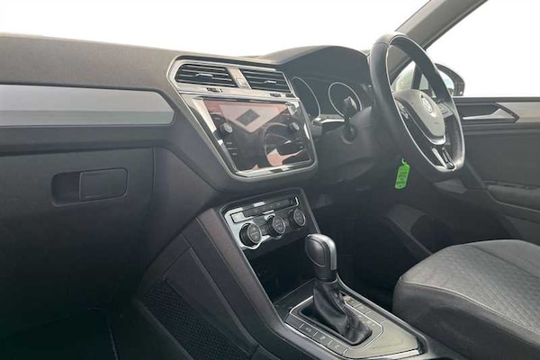 Used Volkswagen Tiguan 2020 for sale - 76044628: Photo 2