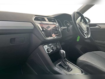 Used Volkswagen Tiguan 2020 for sale - 76044628: Photo 2