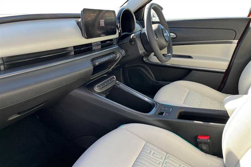 Used Fiat 600 2024 for sale - 76286506: Photo 2