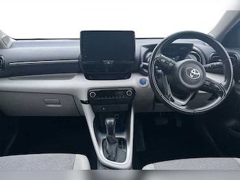 Used Toyota Yaris 2022 for sale - 76339030: Photo