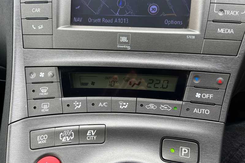 Used Toyota Prius 2015 for sale - 78059887: Photo 16