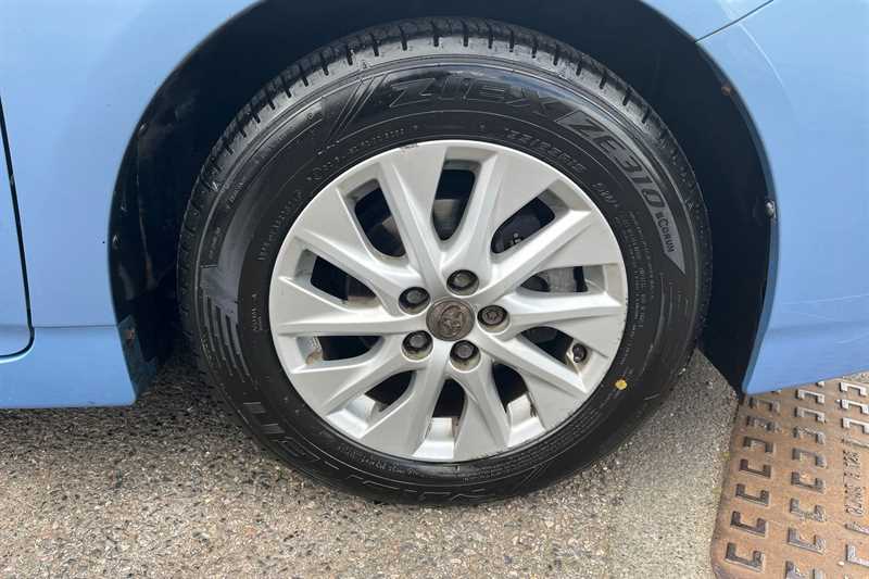 Used Toyota Prius 2015 for sale - 78059887: Photo 24