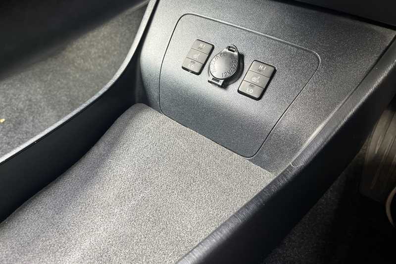 Used Toyota Prius 2015 for sale - 78059887: Photo 30