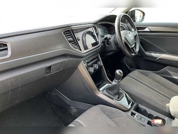 Used Volkswagen T-Roc 2018 for sale - 78385442: Photo