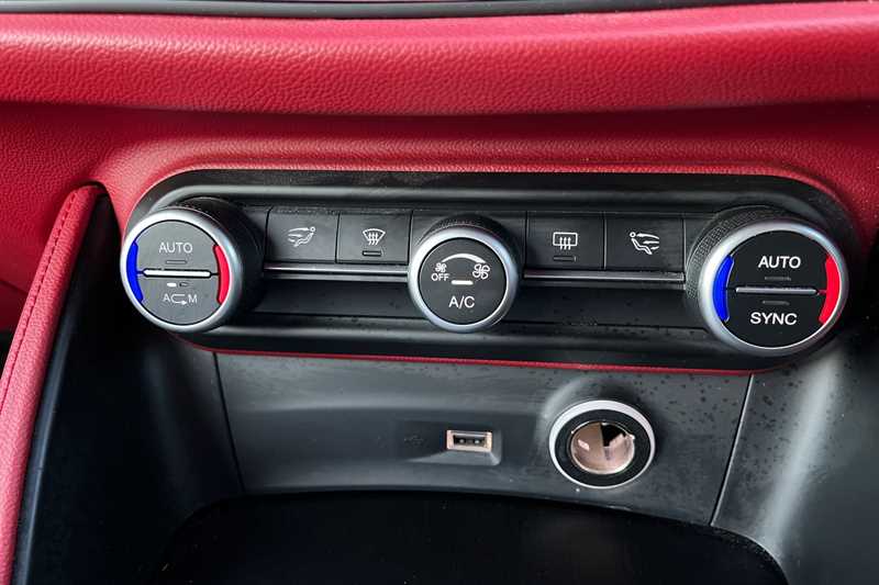 Used Alfa Romeo Stelvio 2018 for sale - 77740233: Photo 16