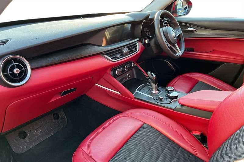 Used Alfa Romeo Stelvio 2018 for sale - 77740233: Photo 2