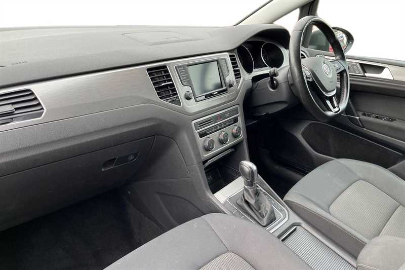 Used Volkswagen Golf SV 2015 for sale - 76967030: Photo 2