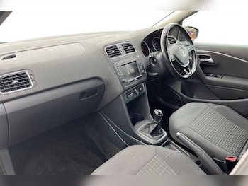 Used Volkswagen Polo 2017 for sale - 76564005: Photo