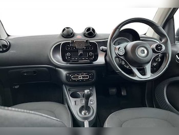 Used smart fortwo 2018 for sale - 77576644: Photo