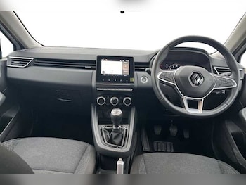 Used Renault Clio 2022 for sale - 76928278: Photo