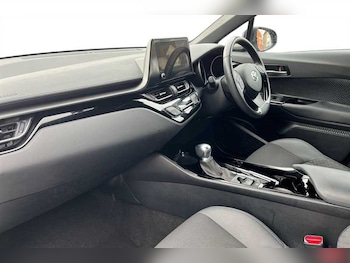 Used Toyota C-HR 2022 for sale - 76754866: Photo