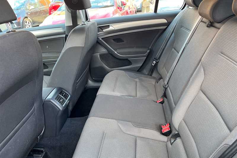 Used Volkswagen Golf 2017 for sale - 77442872: Photo 21