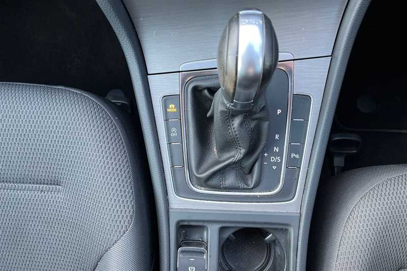 Used Volkswagen Golf 2017 for sale - 77442872: Photo 25