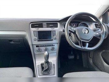 Used Volkswagen Golf 2017 for sale - 77442872: Photo