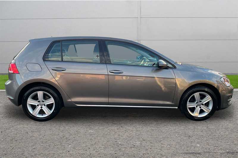 Used Volkswagen Golf 2017 for sale - 77442872: Photo 5