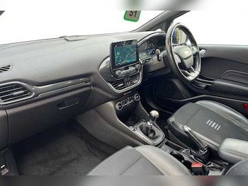 Used Ford Fiesta 2018 for sale - 76523712: Photo