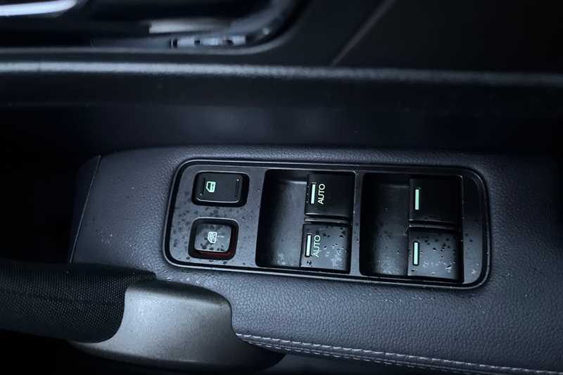 Used Honda CR-V 2012 for sale - 76999857: Photo 18